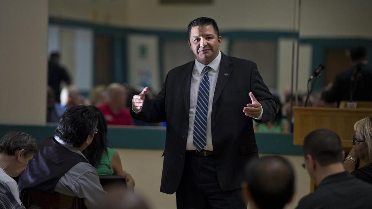 Twin Rivers Unified School District Superintendent Steven Martinez talks during a community meeting in 2014.