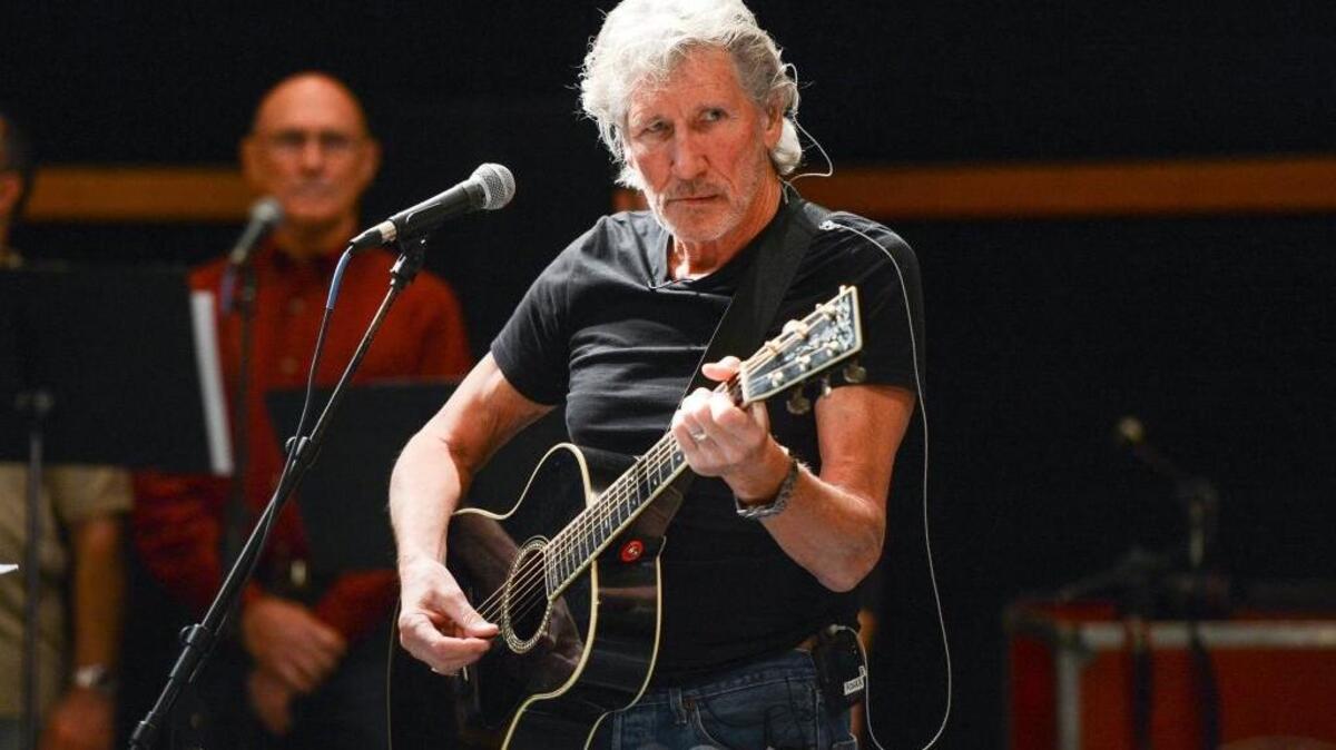 Roger Waters has called on Israel to end its “occupation” of the Palestinian territories. Pro-Israel activist Alan Edelstein wants the city and Kings to cancel a Waters concert at Golden 1 Center in June.