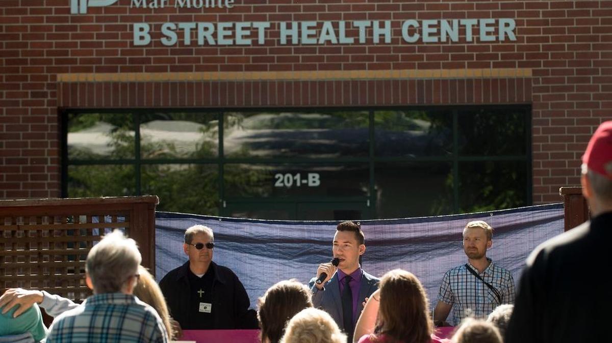 Anti-abortion demonstrators rally in front of the Planned Parenthood offices in Sacramento in 2016. The Sacramento City Council voted Tuesday to adopt an ordinance that would prohibit using any sound amplifier within 100 feet of the property line.