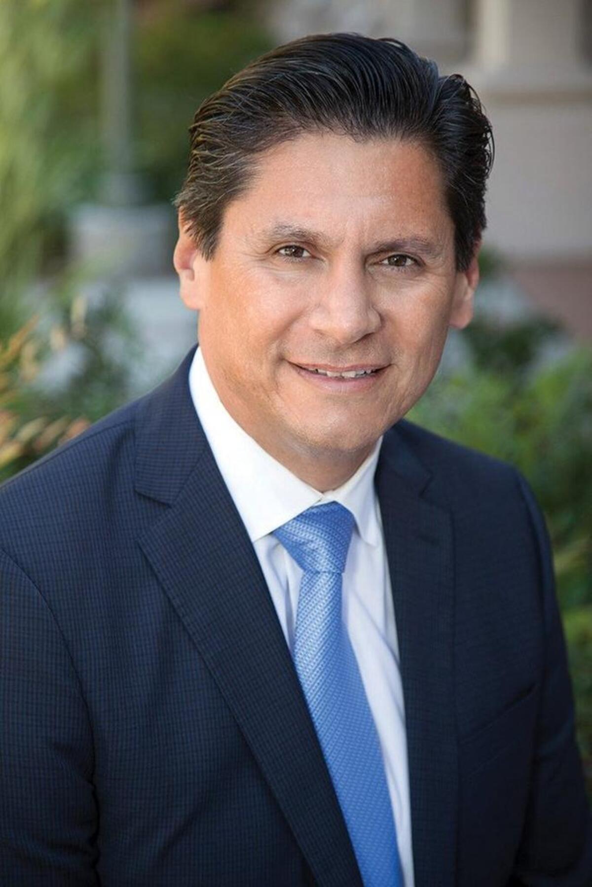 Eloy Ortiz Oakley