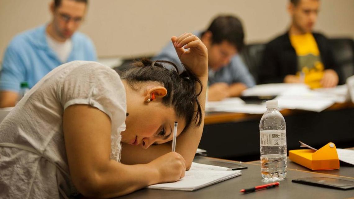 UC Davis seniors take part in an advanced writing class to prepare them for the law school admissions process in 2011.