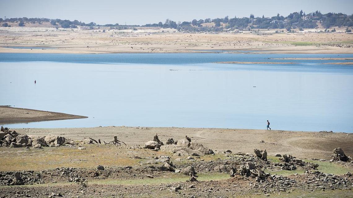 
Due to the low water levels in Folsom Lake, the old Gold Rush town of Mormon Island is exposed.
