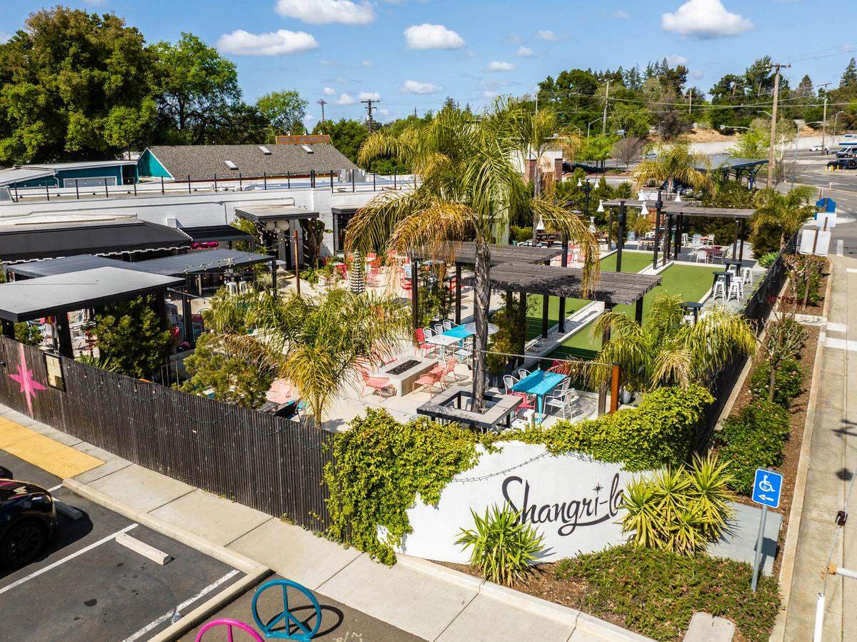 Shangri-La offers a Palm Springs vibe in Fair Oaks. 