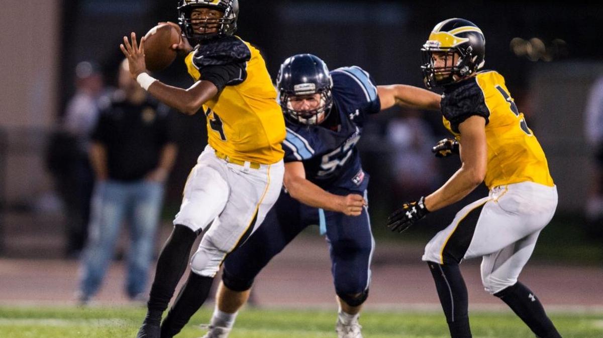 Del Oro High quarterback Stone Smartt (4) looks during a high school football game against Bellarmine of San Jose on Friday, Sept. 9, 2016, at San Jose City College in San Jose. Del Oro, 4-0, supplants Folsom as The Bee’s top-ranked team this week. Folsom (3-1) lost to now No. 5 Sacramento and fell to sixth.