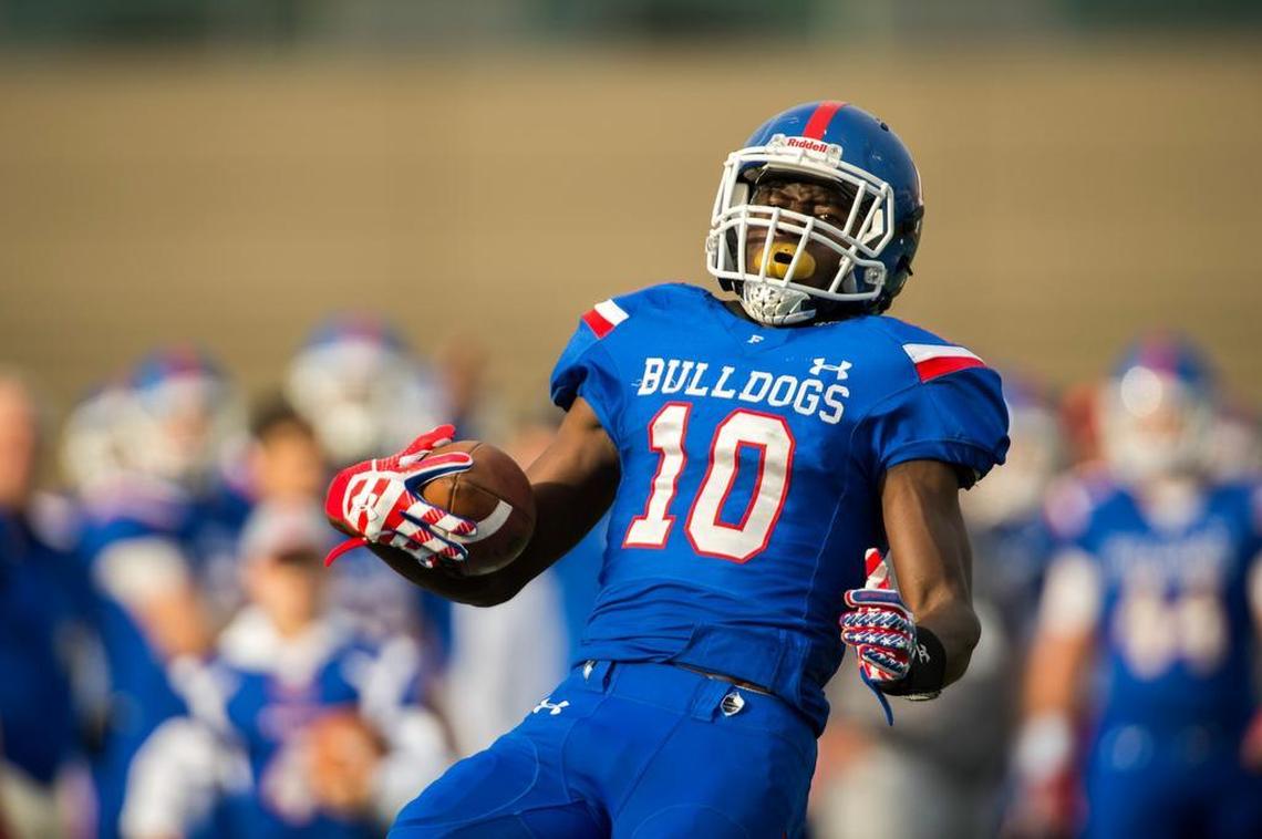 Joe Ngata has received offers from “Washington, USC, (Washington State), UCLA, Colorado, Oregon, Cal, (Oregon State), Notre Dame, Penn State,” he said.