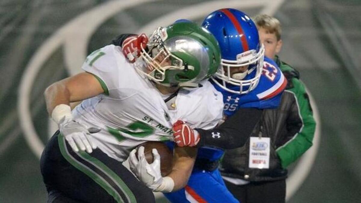 St. Mary’s running back Dusty Frampton (21) rushed 30 times for 283 yards and three touchdowns in a 56-25 victory over Folsom last season during the Sac-Joaquin Section Division I championship game.