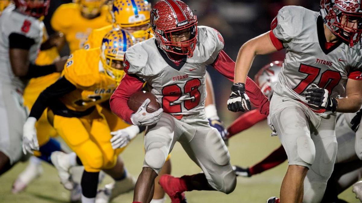 Antelope’s Elijah Dotson takes off on an 84-yard touchdown run against Grant on Friday. The Titans face Del Oro in the Sac-Joaquin Section Division II semifinals Friday.