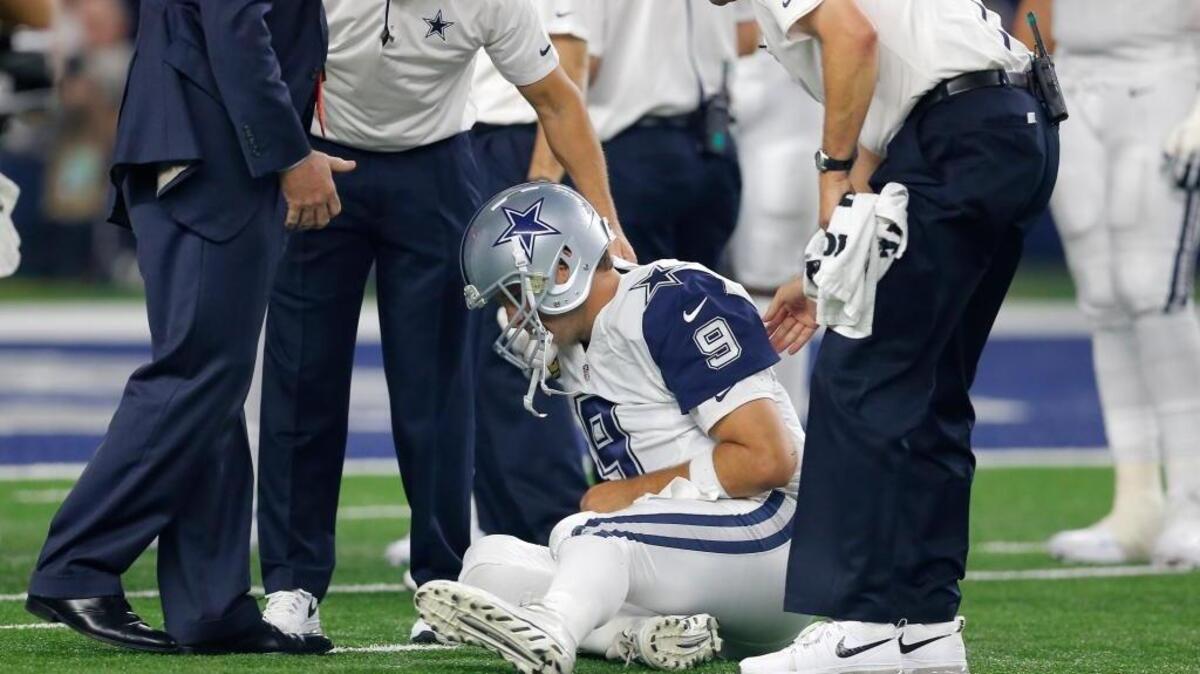 Dallas Cowboys quarterback Tony Romo knew he was risking another left collarbone injury by coming back eight weeks after breaking it. Following his injury in an NFL football game on Thursday, Nov. 26, 2015 in Arlington, Texas, he will sit out the remaining five games with a small fracture in the same collarbone that had already sidelined him for seven games.