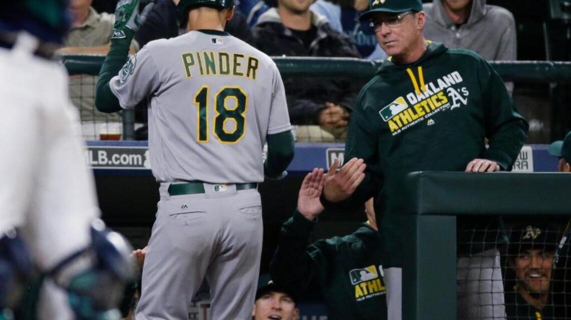 Mariners stay in hunt with win over A’s