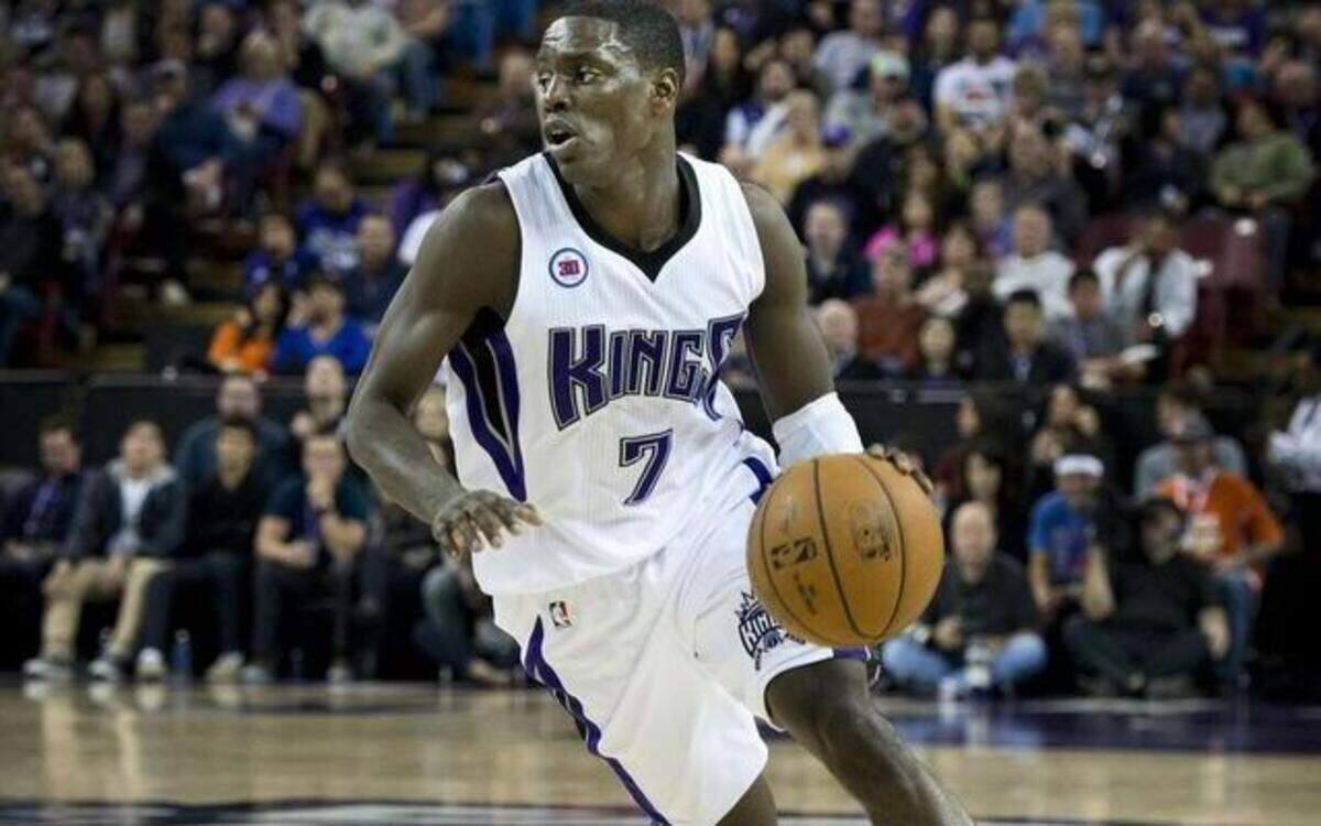 
Sacramento Kings guard Darren Collison drives to the basket against the Miami Heat at Sleep Train Arena last month.

