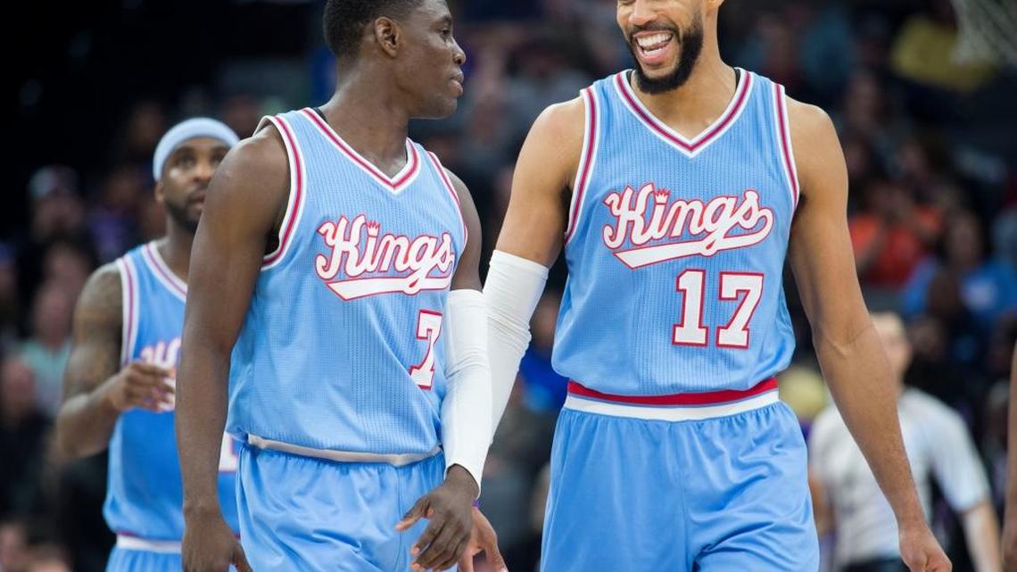 Sacramento Kings guard Garrett Temple (17) will be out at least until after the All-Star break after suffering a hamstring injury Tuesday night in Houston.