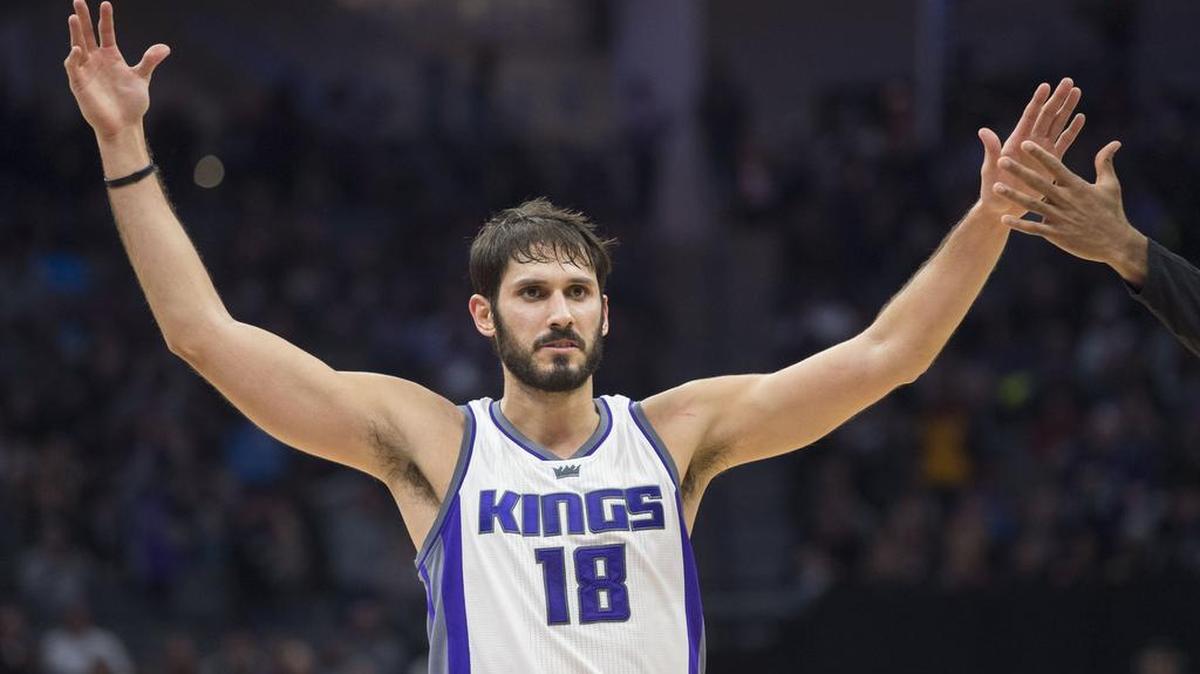 Sacramento Kings forward Omri Casspi (18) gets the crowd into the game in the final seconds of ether 100-94 victory against the Detroit Pistons during their game at Golden 1 Center in Sacramento, California on Sunday, January 10, 2017.
