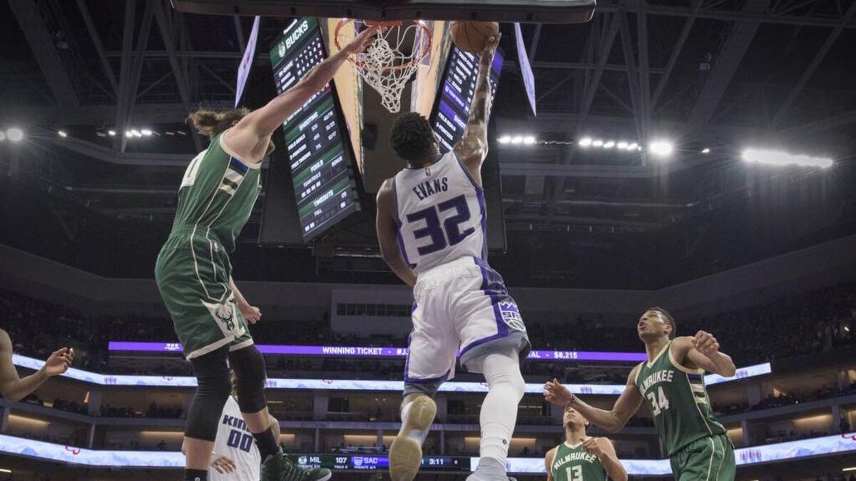 Sacramento Kings forward Tyreke Evans goes to the hoop against the Milwaukee Bucks on Wednesday, March 22, 2017, at Golden 1 Center.