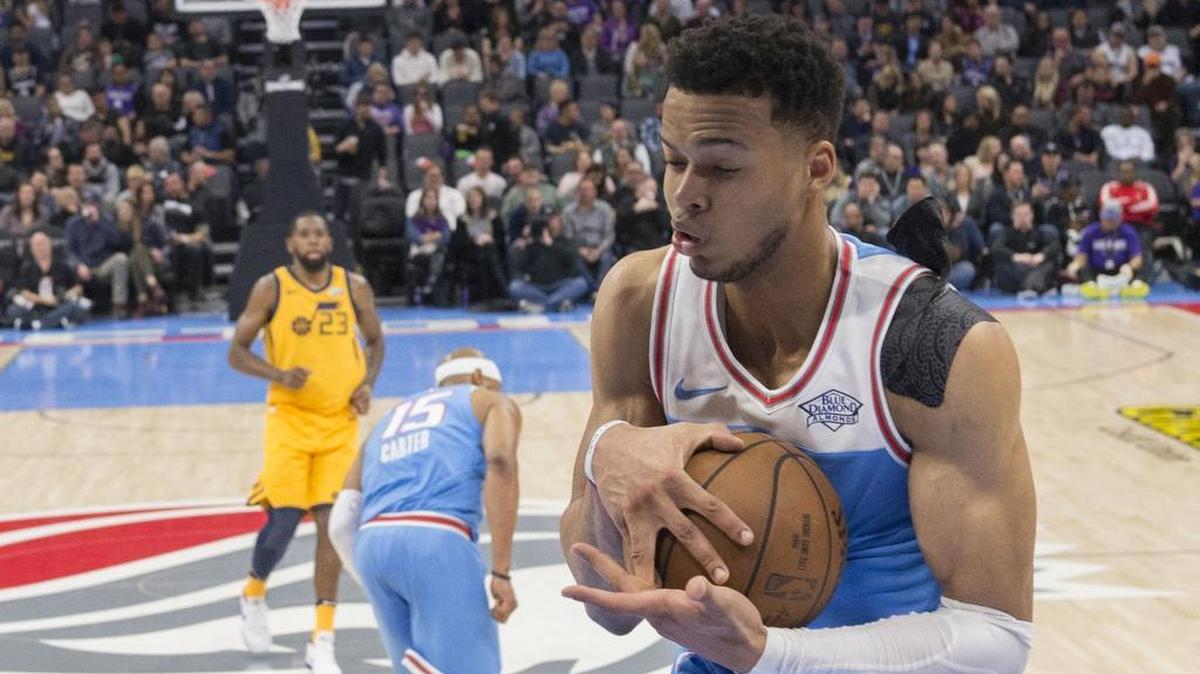 Sacramento Kings forward Skal Labissiere (7) picks up a rebound in 2018.