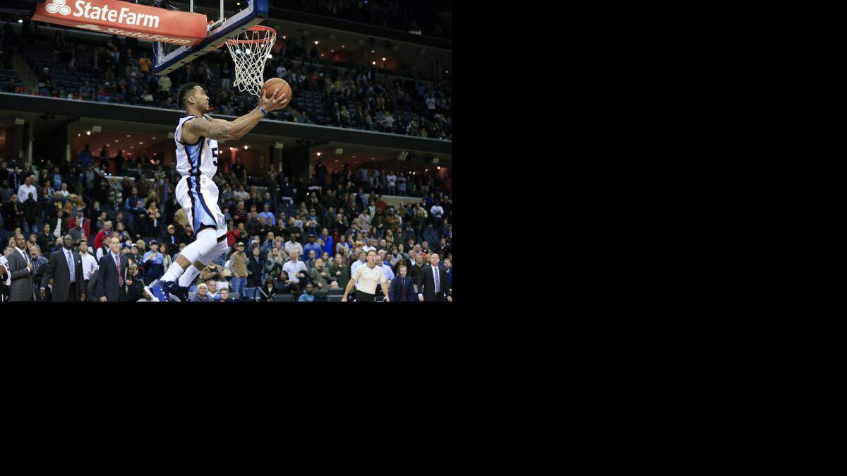 
Memphis Grizzlies guard Courtney Lee scores the game-winning basket against the Sacramento Kings with less than one second remaining in the game on Thursday, Nov. 13, 2014, in Memphis, Tenn. The Grizzlies won 111-110.

