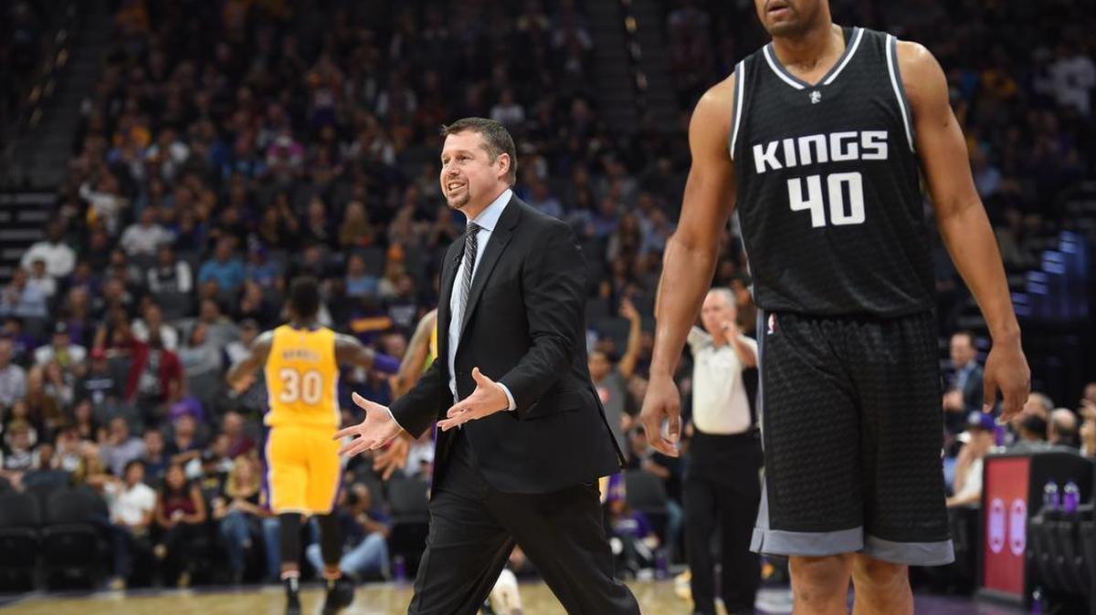 Sacramento Kings head coach Dave Joerger calls a time out as the Los Angeles Lakers make a push to lead the Kings in the second half on Thursday, November 10, 2016 at Golden 1 Center in Sacramento.