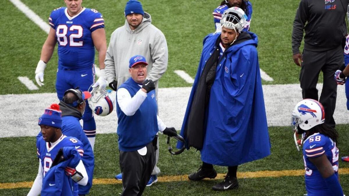 
Buffalo Bills head coach Rex Ryan shouts to a fan during the second half of an NFL football game against the Cincinnati Bengals on Sunday, Oct. 18, 2015, in Orchard Park, N.Y. Perhaps the fan was inquiring why Ryan’s team is the most penalized in the NFL.
