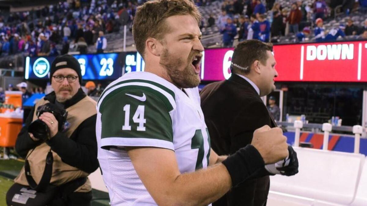 New York Jets quarterback Ryan Fitzpatrick (14) reacts after his team beat the New York Giants 23-20 on Sunday, Dec. 6, 2015, in East Rutherford, N.J.