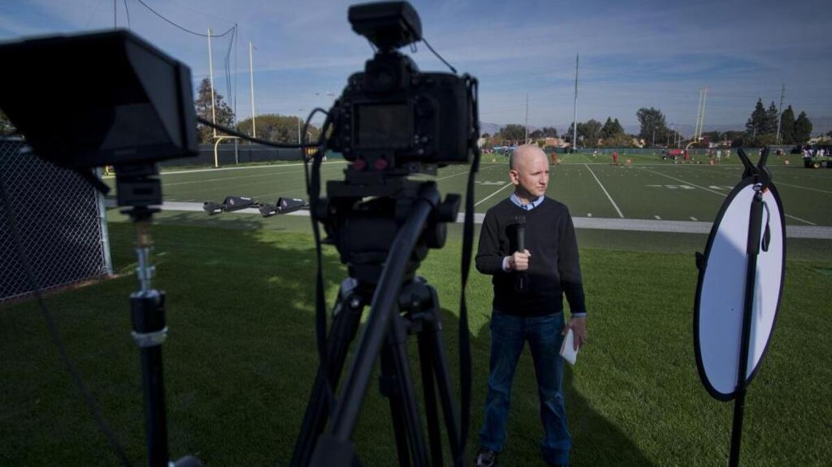 Matt Barrows, who covers the San Francisco 49ers for The Sacramento Bee, hosts a live chat focusing on the 49ers’ upcoming training camp at 11 a.m. Friday, July 29, 2016.