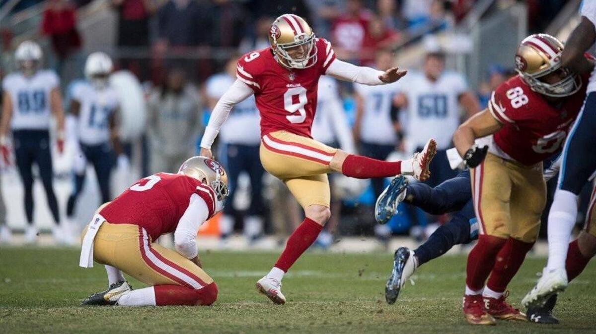 Robbie Gould kicks the game-winning field goal Sunday at Levi’s Stadium. Gould was 6 for 6 on field goals in the 25-23 victory over the Tennessee Titans.