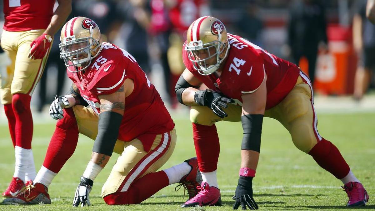 
San Francisco guard Alex Boone (75) and tackle Joe Staley (74) line up against the Green Bay Packers during an NFL football game in Santa Clara, Calif., Sunday, Oct. 4, 2015. 
