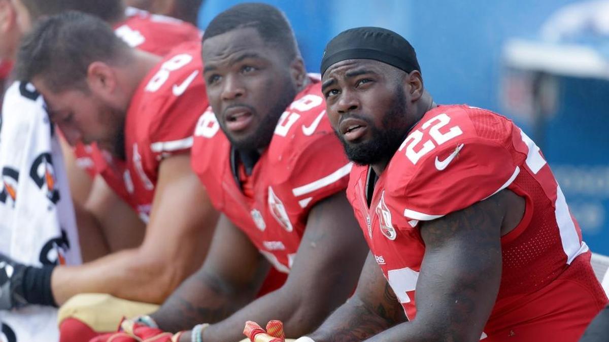 Running back Carlos Hyde (28) might not play Sunday against Tampa Bay, which should mean more snaps for teammate Mike Davis (22).
