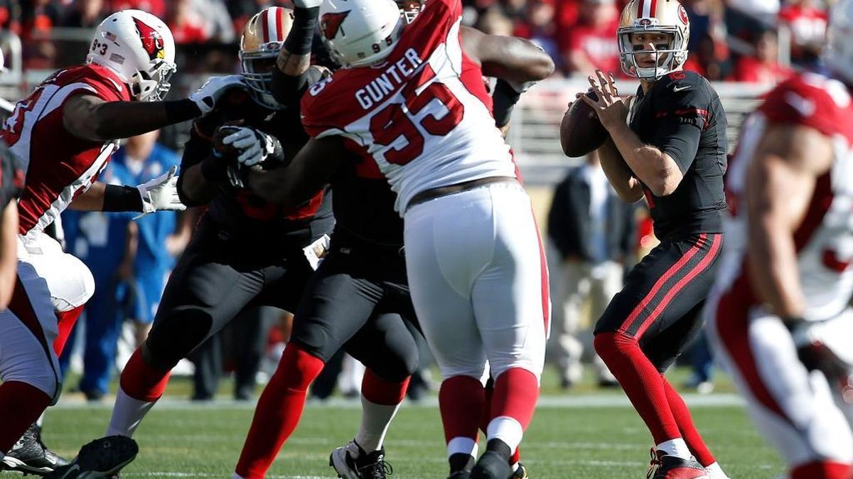 49ers quarterback Blaine Gabbert (2) passes against Arizona during an NFL football game in Santa Clara, Calif. on Sunday, Nov. 29, 2015. Gabbert completed 25 of 36 passes for 318 yards and a touchdown.