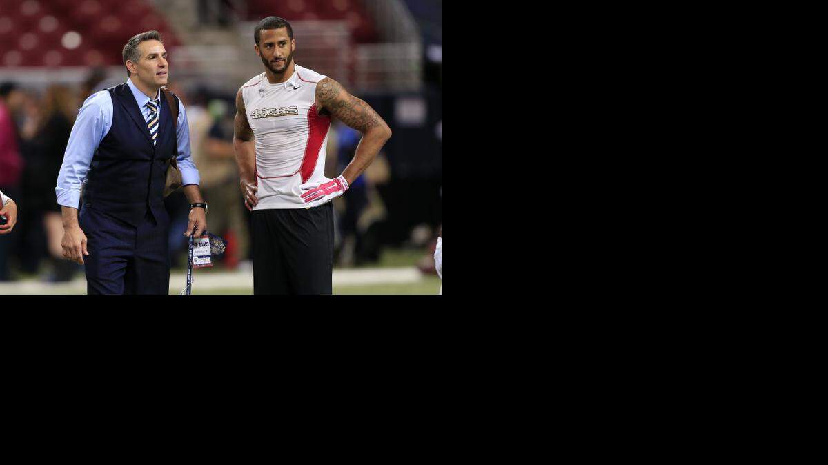 
Former quarterback Kurt Warner, left, shown talking with Colin Kaepernick in October, will mentor the 49ers quarterback this winter.
