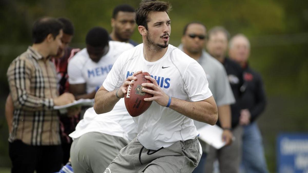 Memphis quarterback Paxton Lynch passes during the school's NFL football pro day Wednesday, April 6, 2016, in Memphis, Tenn.