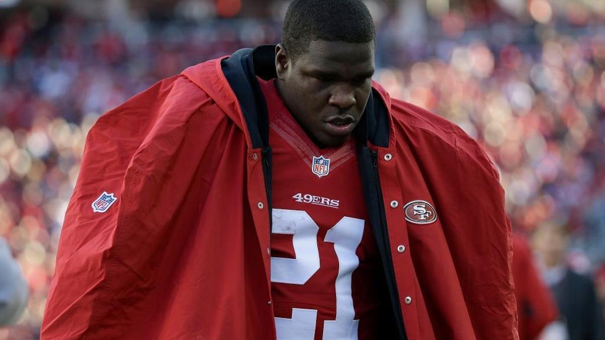 San Francisco 49ers running back Frank Gore (21) walks on the sideline during the third quarter of an NFL football game against the Arizona Cardinals in Santa Clara, Calif., Sunday, Dec. 28, 2014.