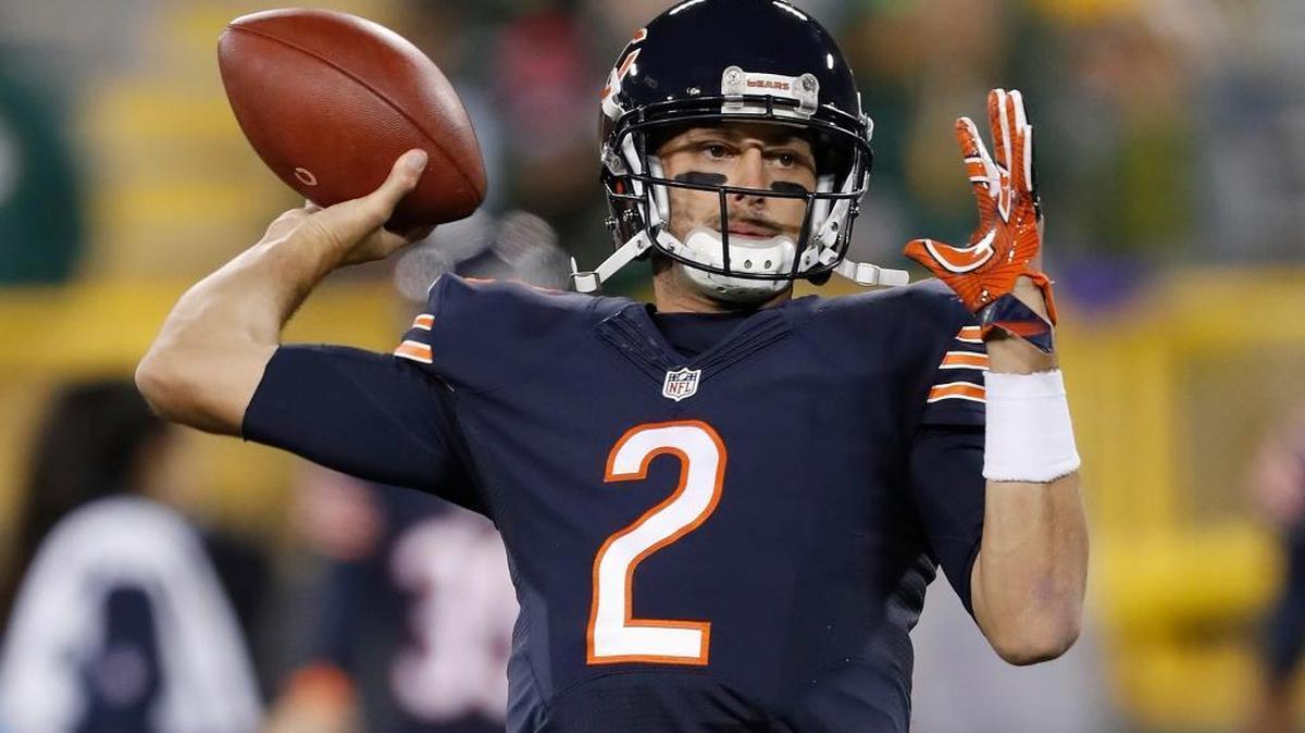 Chicago Bears quarterback Brian Hoyer (2) warms up before an NFL football game against the Green Bay Packers, Thursday, Oct. 20, 2016, in Green Bay, Wis.