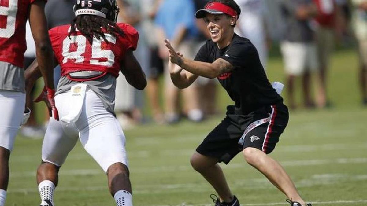 Katie Sowers, who spent the 2016 season with the Falcons, is a coaching intern for the 49ers this year.
