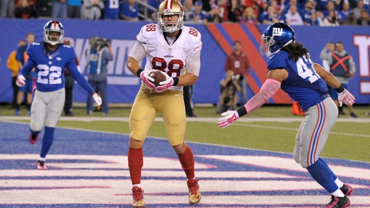 
Tight end Garrett Celek (88) celebrates his fourth-quarter touchdown catch against the New York Giants during the NFL football game, Sunday, Oct. 11, 2015, in East Rutherford, N.J. For the second game in a row, Celek played more snaps (61) than any other 49ers tight end.
