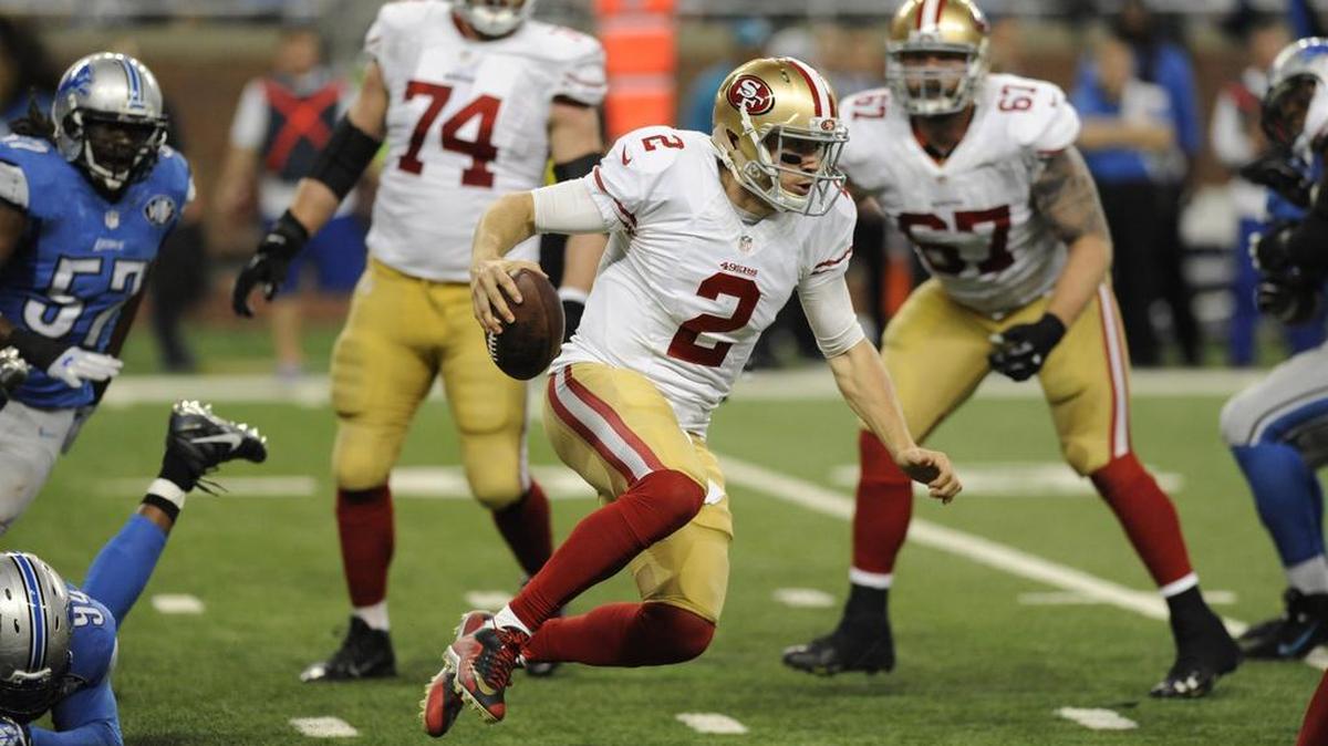 San Francisco 49ers quarterback Blaine Gabbert (2) scrambles during the second half against Detroit on Sunday, Dec. 27, 2015, in Detroit.