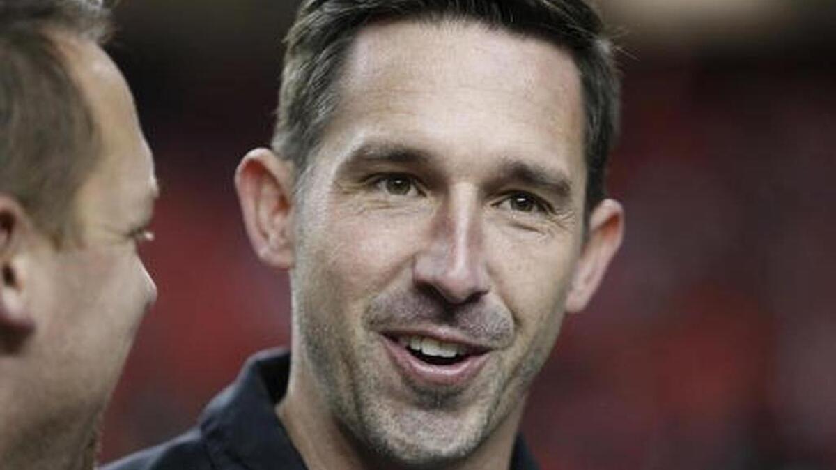 New 49ers head coach Kyle Shanahan will call his own plays.