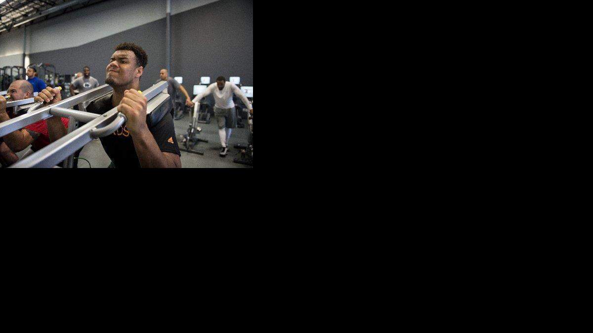 
Oregon defensive lineman Arik Armstead, shown here training for the combine at EXOS training facility in Southern California, will visit the 49ers later this month.

