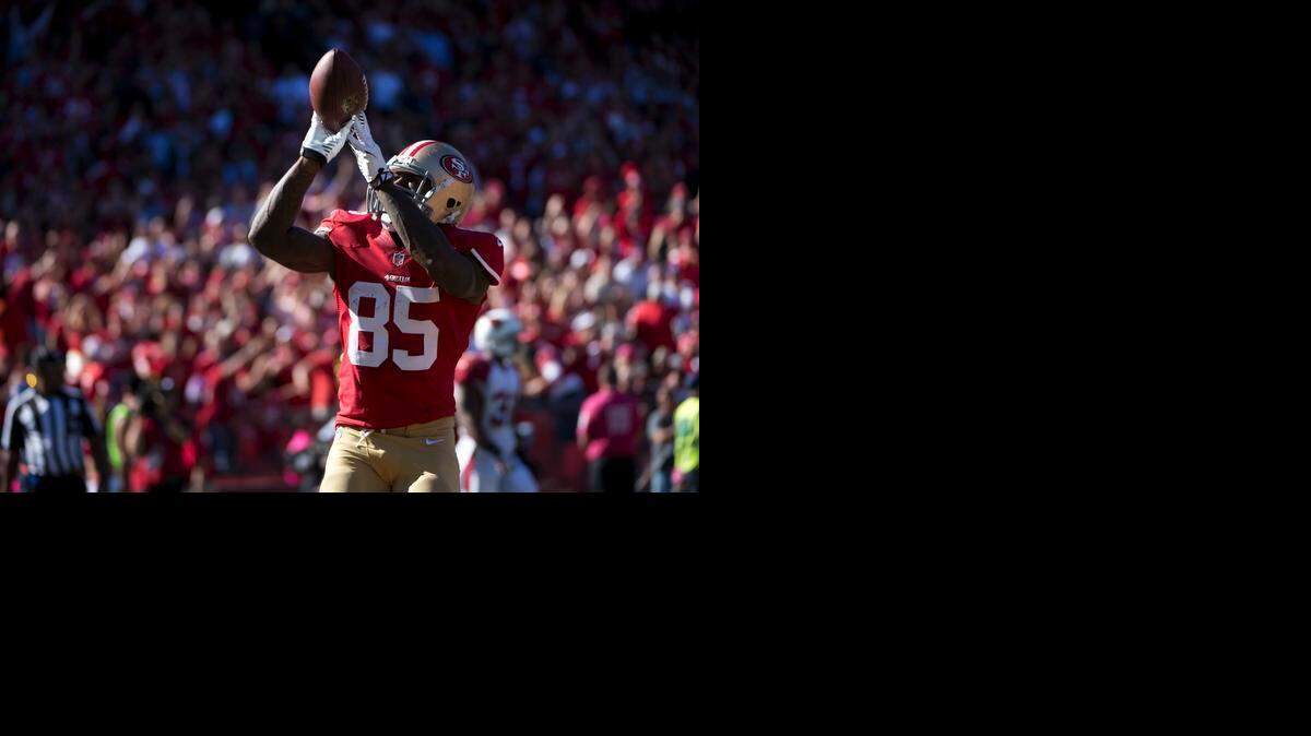 Tight end Vernon Davis (85), coming off his worst season, hopes the 49ers will take a shot on Rob Chudzinski as their offensive coordinator.