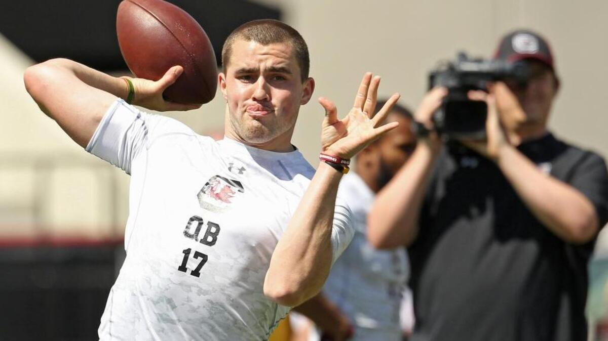
Dylan Thompson unloads a pass during South Carolina’s NFL football pro day on April 1 in Columbia, S.C. Thompson played four seasons for coach Steve Spurrier, a former 49ers quarterback.
