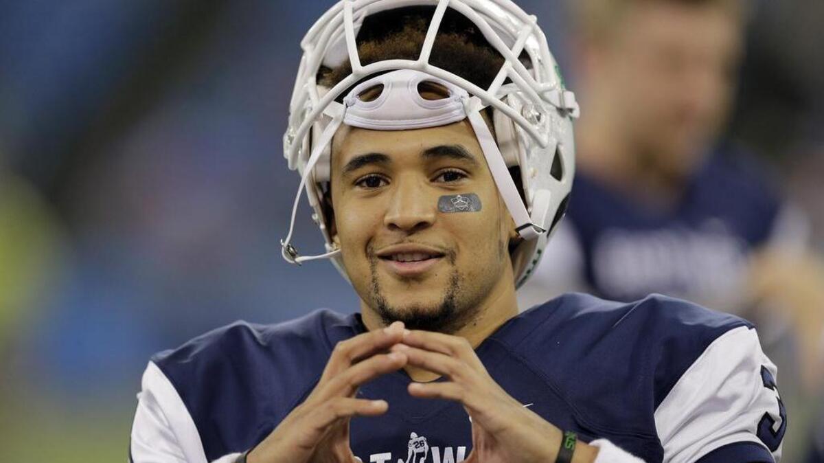 West quarterback Vernon Adams Jr., (3), of Oregon, during the first quarter of the East West Shrine football game Saturday, Jan. 23, 2016, in St. Petersburg, Fla.