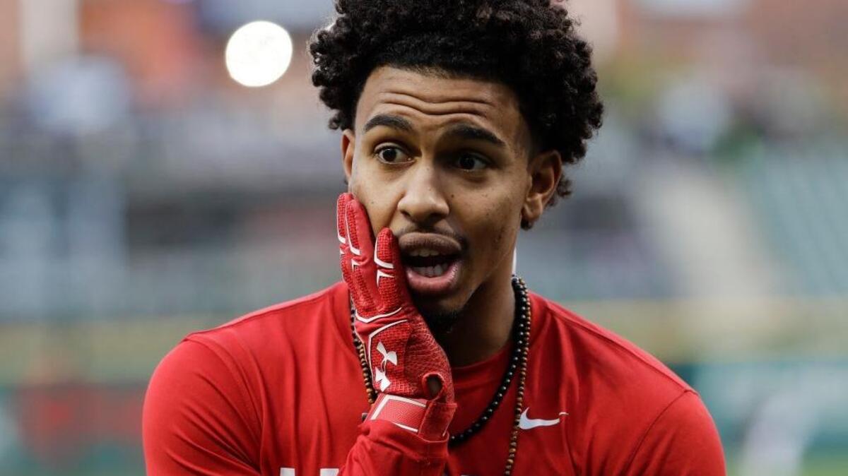 Cleveland Indians shortstop Francisco Lindor watches during batting practice before Game 6 of the Major League Baseball World Series against the Chicago Cubs Tuesday, Nov. 1, 2016, in Cleveland.